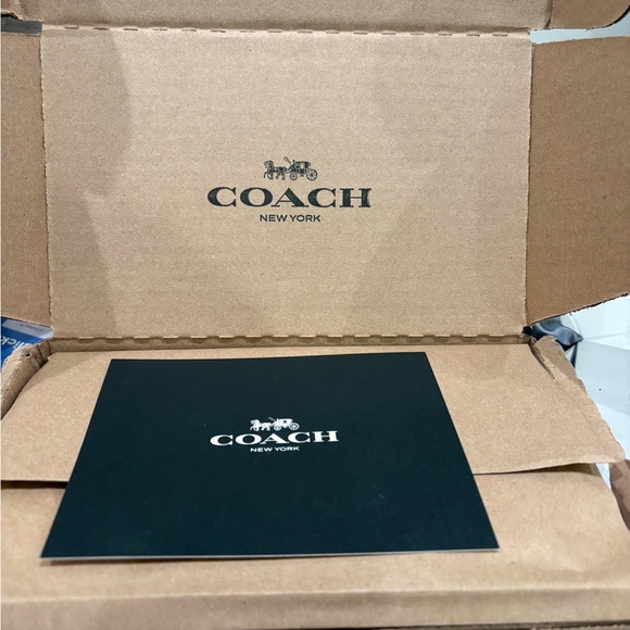 Authentic Coach Brown Plaza Bag - Picture 4 of 7